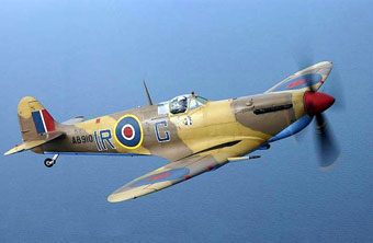 Британия празнува 70 години от полета на изтребителя Spitfire 